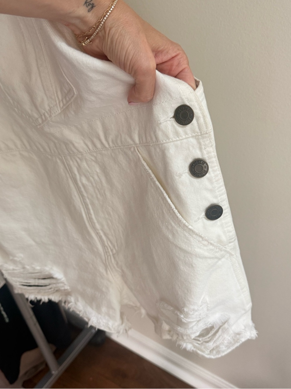 Show Me Your MuMu White Frayed Denim Short Overalls - Picture 7 of 8